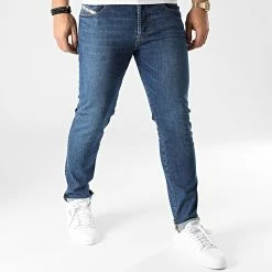 Budget 🤩 Jean Slim Yennox A00389-0GDAN Bleu Denim de Diesel 👏