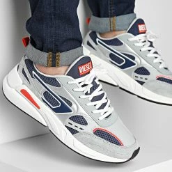 Vente flash 💯 Baskets Serendipity Sport Y02868 Mirage Grey Red Alert Jet Black de Diesel 👍