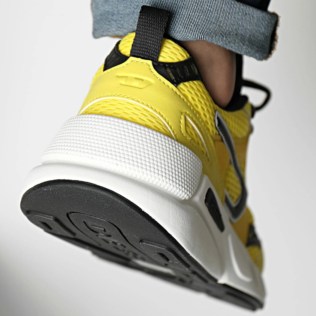 Meilleure vente 🤩 Baskets Serendipity Sport Y02868 Celandine Jet Black Blazing Yellow de Diesel 👍 6 Meilleure vente 🤩 Baskets Serendipity Sport Y02868 Celandine Jet Black Blazing Yellow de Diesel 👍 – Image 4