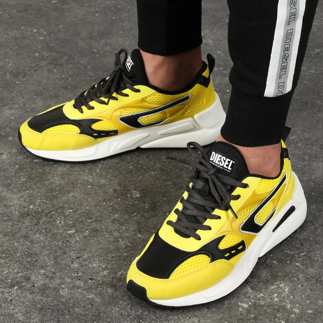 Meilleure vente 🤩 Baskets Serendipity Sport Y02868 Celandine Jet Black Blazing Yellow de Diesel 👍 7 Meilleure vente 🤩 Baskets Serendipity Sport Y02868 Celandine Jet Black Blazing Yellow de Diesel 👍 – Image 5