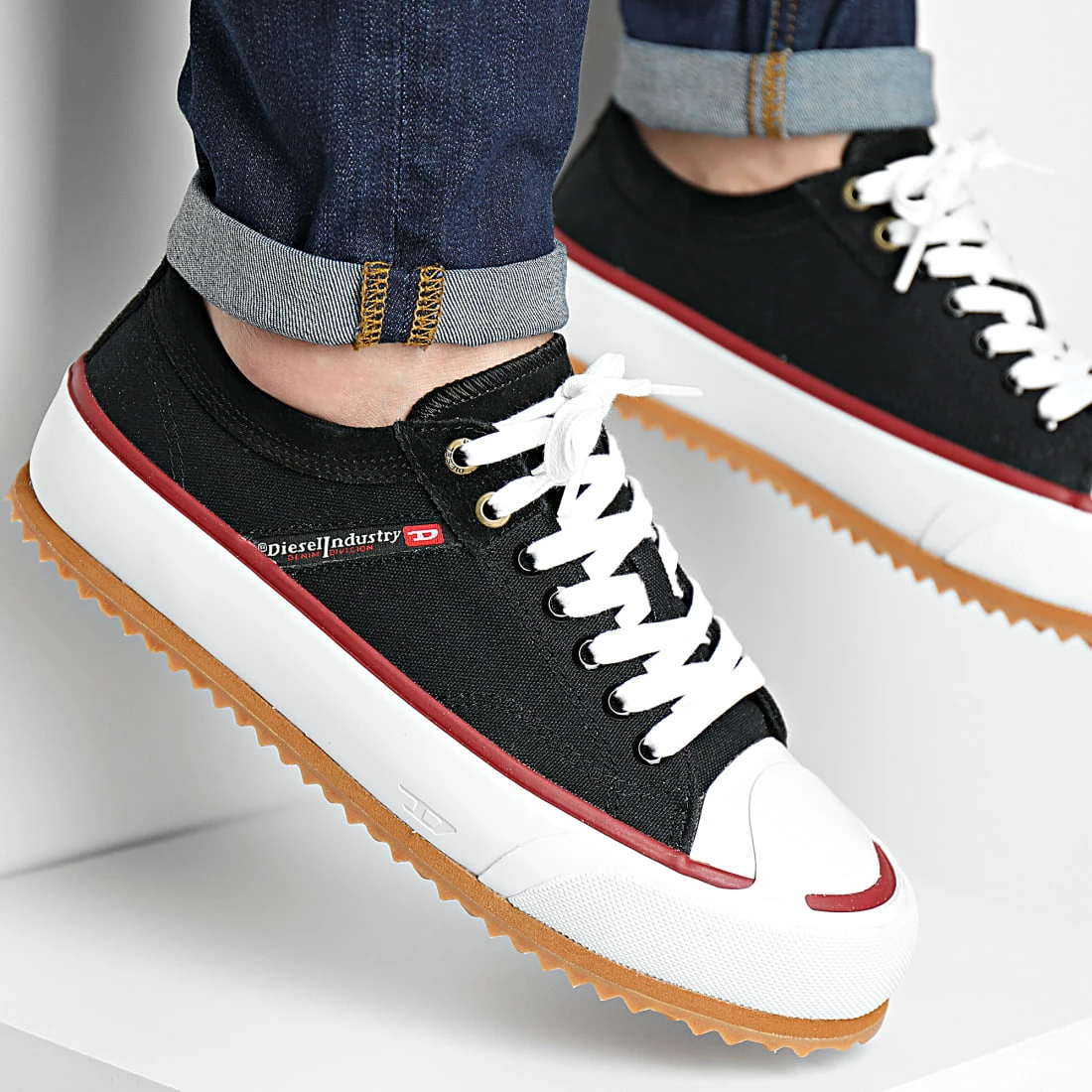 Tout neuf 🔔 Baskets Principia Low Y02739 White Black de Diesel ⌛ 3 Tout neuf 🔔 Baskets Principia Low Y02739 White Black de Diesel ⌛