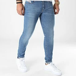 Sortie 🥰 Jean Slim D-Strukt A03562 Bleu Denim de Diesel 🥰