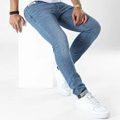 Sortie 🥰 Jean Slim D-Strukt A03562 Bleu Denim de Diesel 🥰 -Diesel Soldes Magasin diesel 324119 A03562 09D47 01 20220627T155854 03